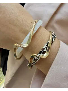 Pulseras entrelazada con acero dorado con resina de color nácar efecto mármol y blanco con estampado jirafa