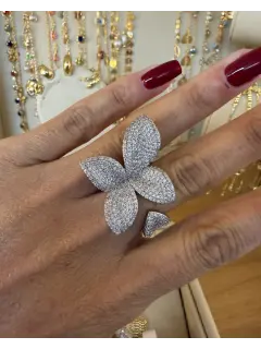 Anillo de Flor con circones - Plateado