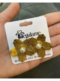 Zarcillos floral dorado
