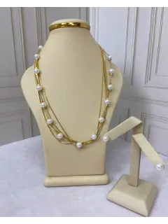 Set de triple collar y zarcillos - De perlas blancas