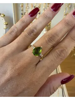 Anillo con corte pera