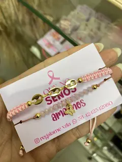Pulsera de tejido + pulsera de piedra con dije de mariposa. Mes rosa