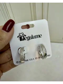 Arete tipo argolla pequeña con circones de corte brillante - Plateado
