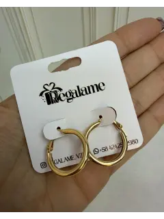 Argollas doradas lisa con estilo cilindro
