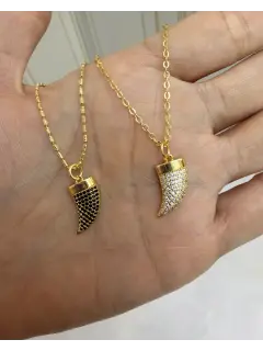 Cadenas con dijes cuerno con circones