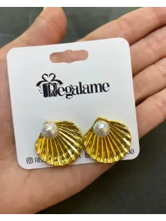 Zarcillos concha de mar con perlas