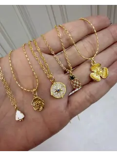 Collares  - Dijes de honquito blanco, Flor, brújula y piña
